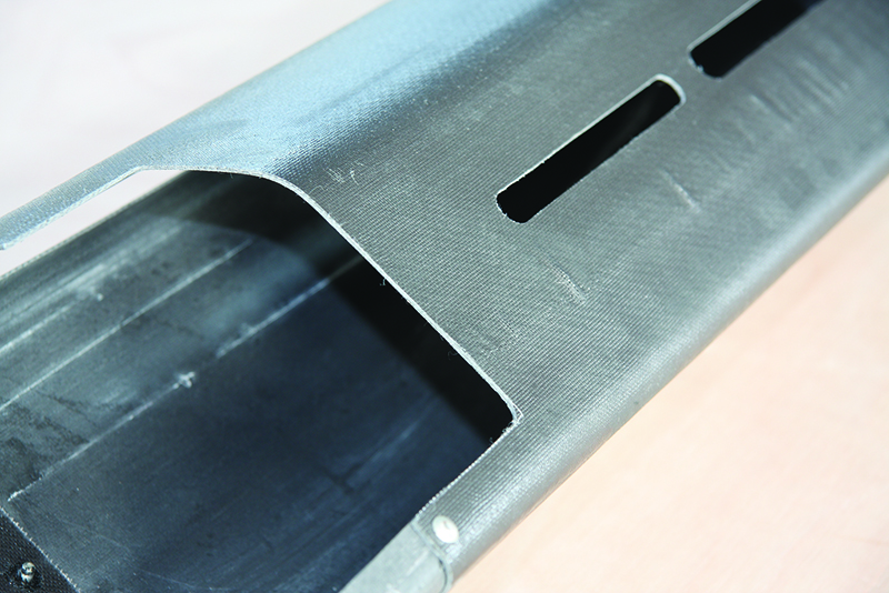 CFRT闆：玻纖(xian)增強熱塑性複(fú)合材料在軌道(dao)交通的應用