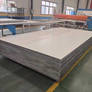 CFRT蒙皮增強車廂(xiang)闆複合闆